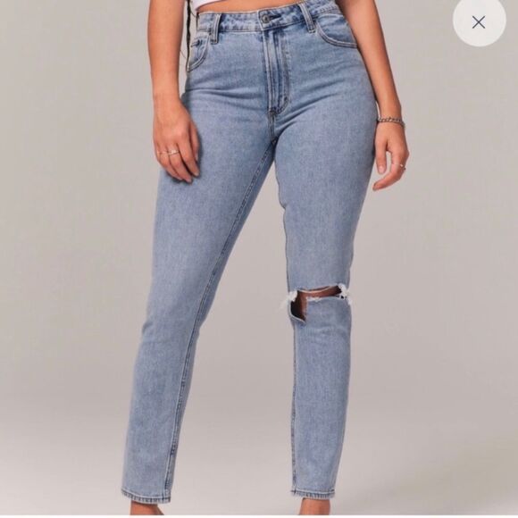 Abercrombie & Fitch Skinny High-Rise Curve Love Distressed Jeans - Picture 1 of 8